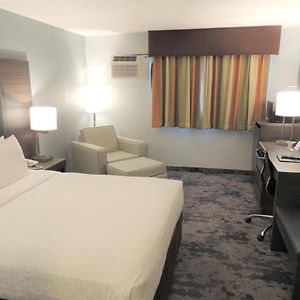 Queen Room Mobility accessible